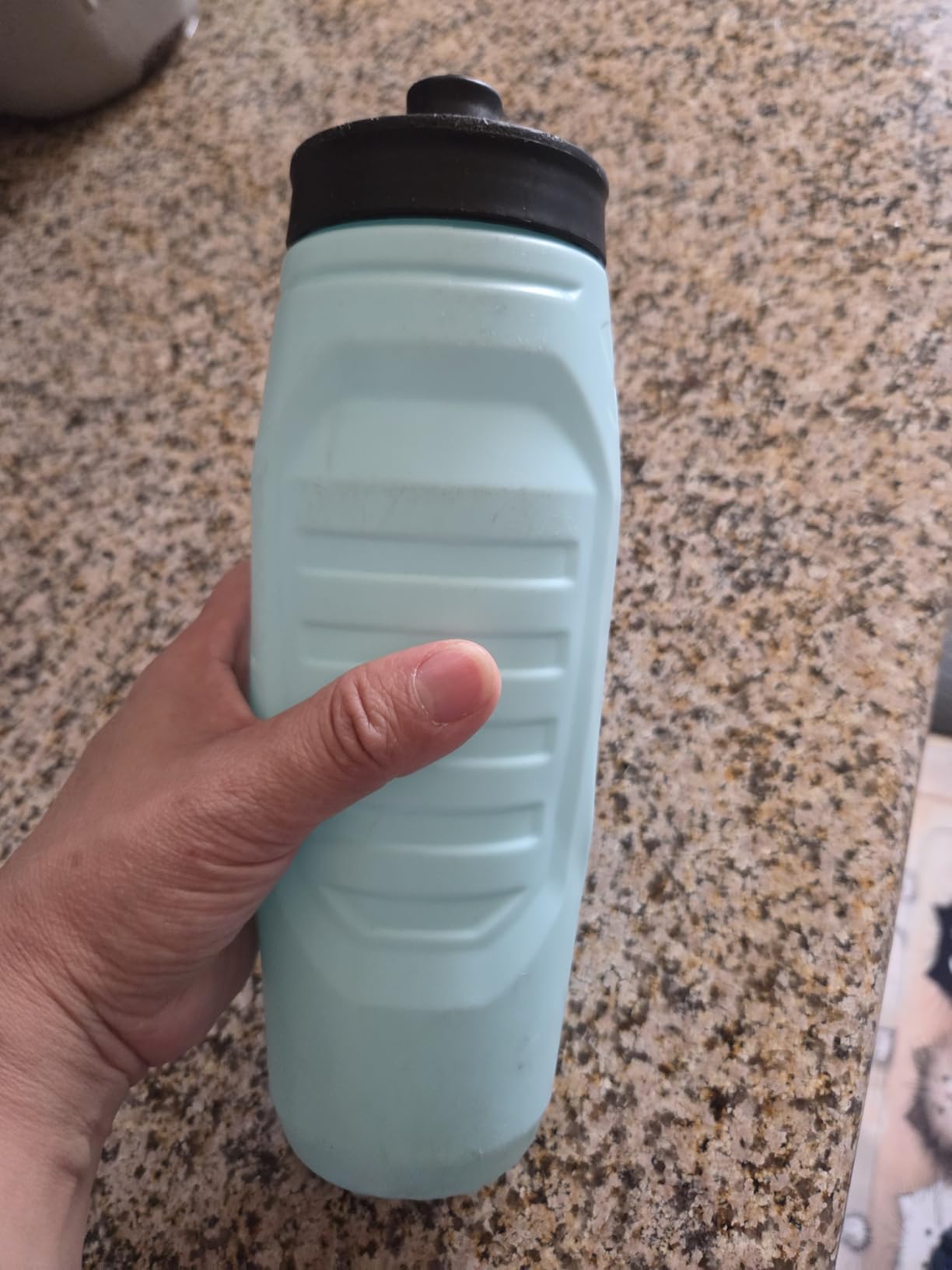 Under Armour Squeeze Water Bottles, 32 oz Water Bottles, Sideline Sports Water Bottle with Quick-Shot Lid, Quick & Easy Hydration, Gym Water Bottles, Squeeze Bottle, 1 32oz Bottle customer photo 2