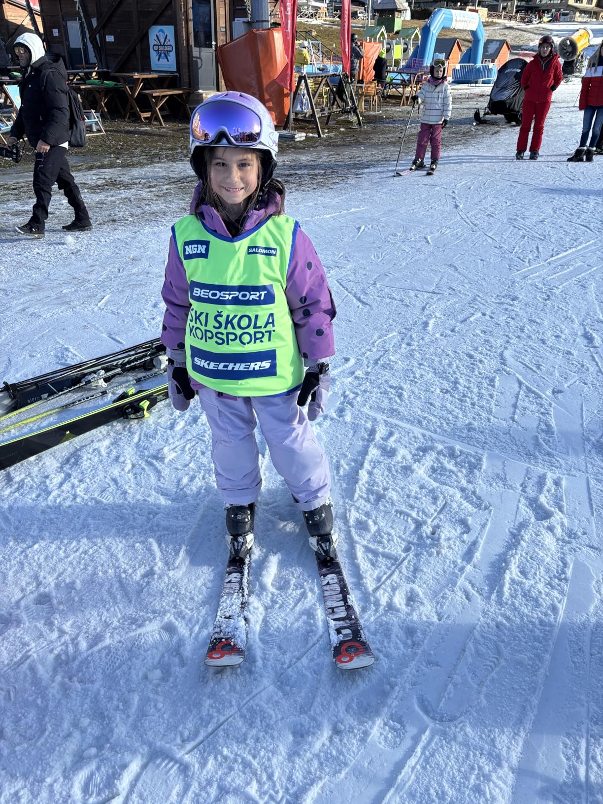 Odoland Kids Ski Helmet, Snow Helmet with Ski Goggles Set for Boys and Girls, Shockproof, Windproof, Safety Snowboard Sports Helmets and Protective Goggles for Children Age 6-14 customer photo 1
