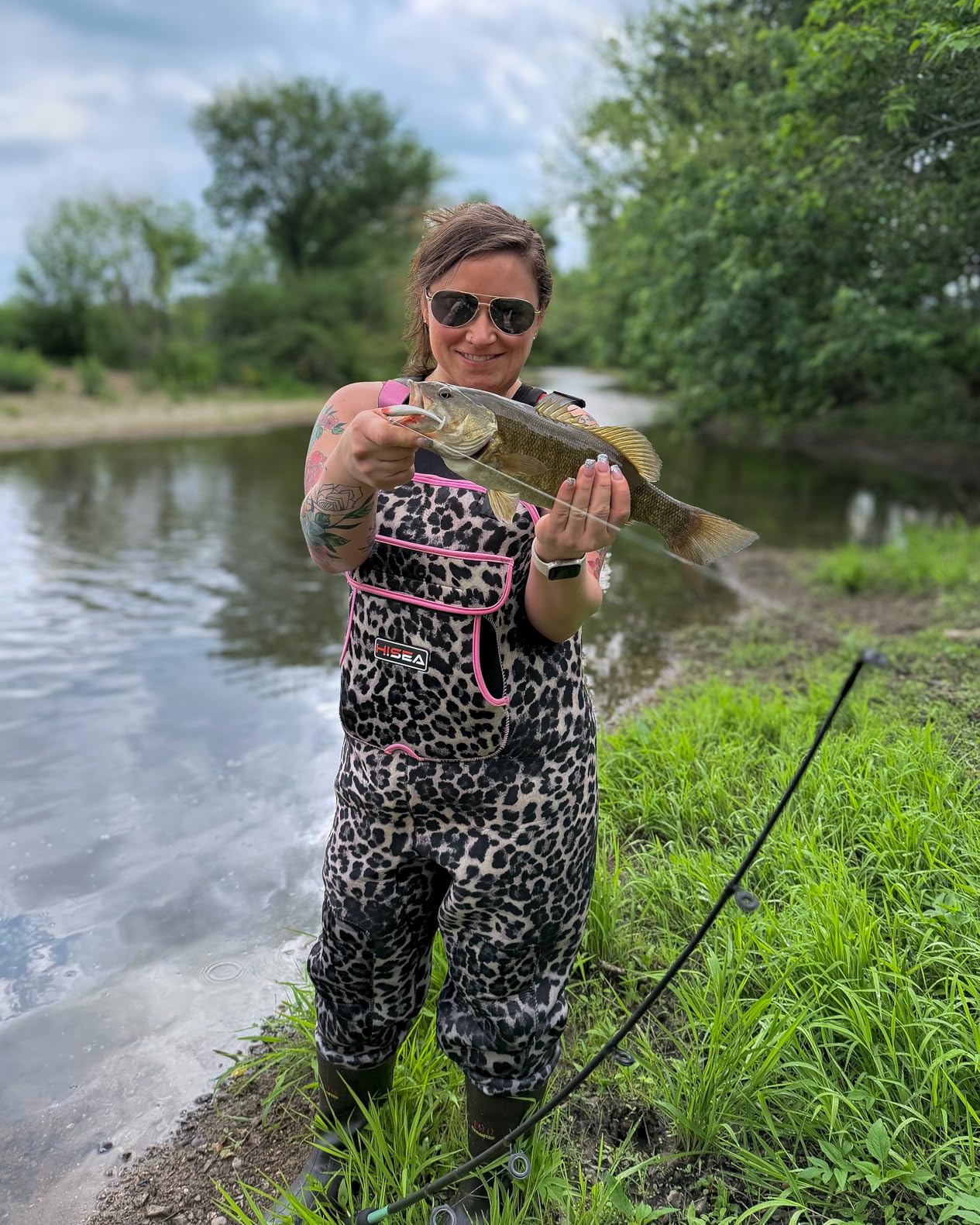 HISEA Womens Chest Waders, 4.5mm Neoprene Leopard Hunting Wader for Women with Insulated Boots, Waterproof Fishing Waders customer photo 2