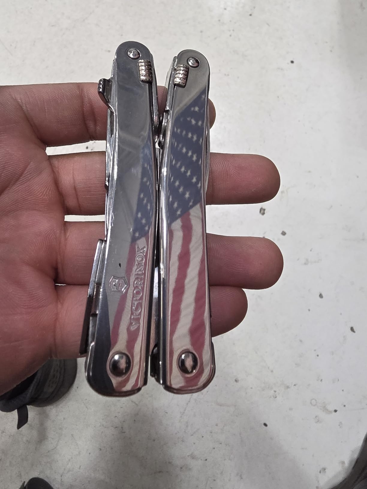 Victorinox Swiss Tool Spirit MX Clip Swiss Army Knife, 25 Function Swiss Made Multitool with Large Blade, Pliers and Wire Cutter - Silver customer photo 1