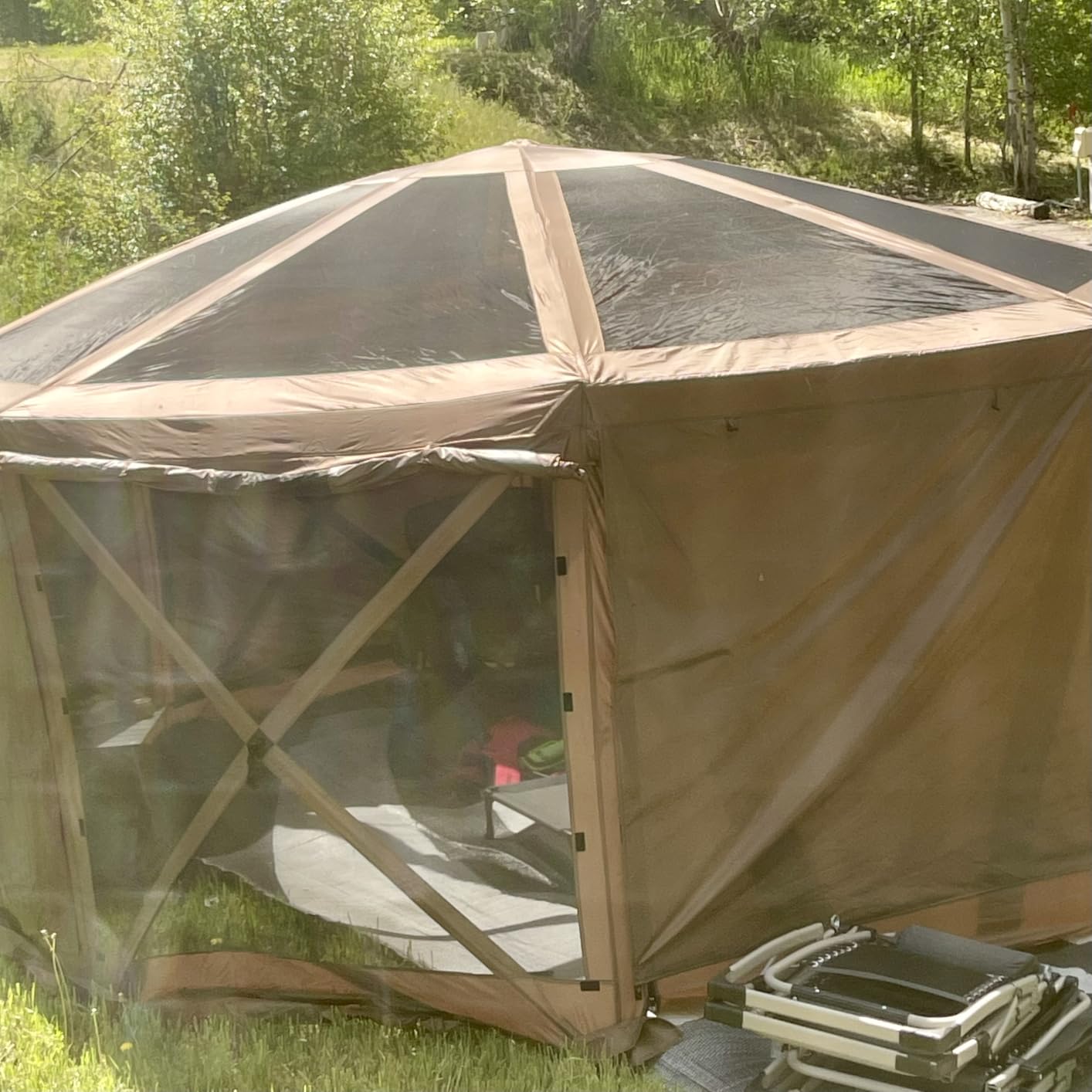 VEVOR 12 * 12ft 6 Sided Pop-up Canopy Shelter Tent with Mesh Windows, Portable Carry Bag, Stakes, Large Shade Tents for Outdoor Camping, Lawn and Backyard, Brown/Beige customer photo 1