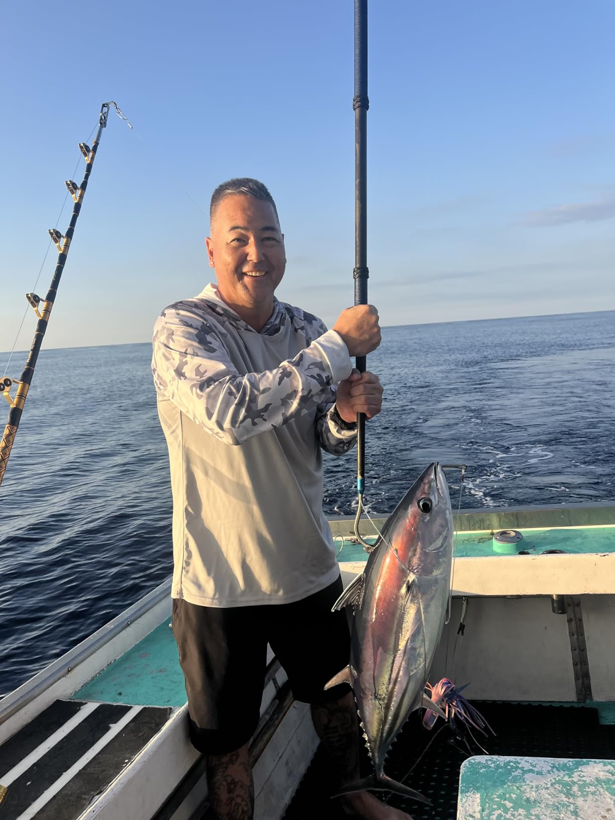 Men's Performance Fishing Hoodie Shirt with Thumbholes - UPF 50 Sun Protection Camo Long Sleeve Shirts Quick-Dry customer photo 2