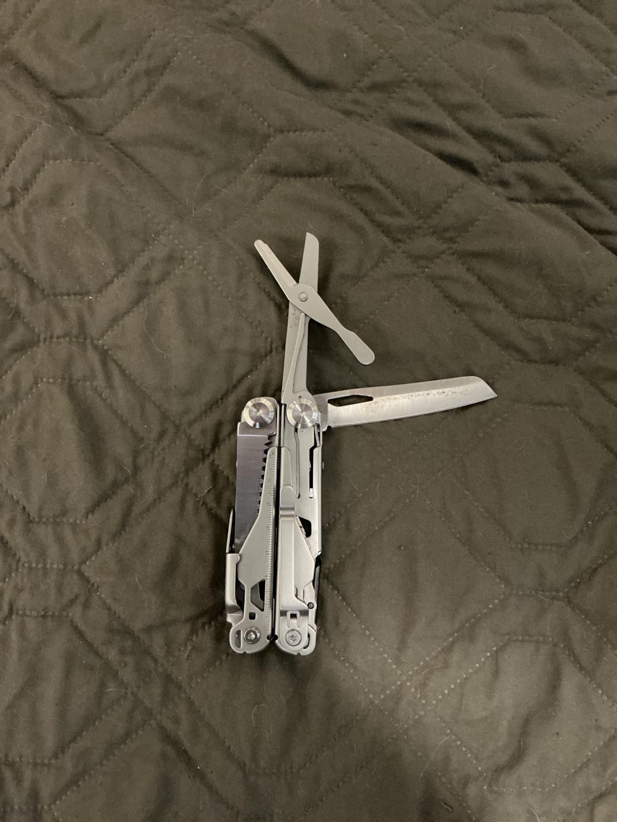 PERWIN Multitool, 17-in-1 Stainless Steel Multi Tool Pliers with Self-Locking, Pocket Knife, Nylon Sheath, Professional (EDC) Multi-Tool for Survival, Camping and Hunting, Hiking, Gifts for Men customer photo 2