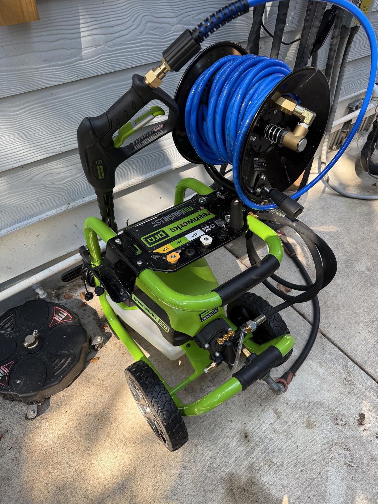 Greenworks 3000 PSI (2.0 GPM Max) Brushless Electric Pressure Washer (15 deg, 25 deg, 40 deg, Soap, and Turbo Nozzle) For Use On Decks, Fences, Driveways, Sidewalks, Siding & More customer photo 2