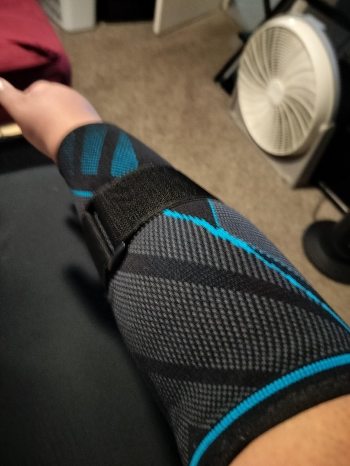 Arm & Elbow Compression Sleeve (1 Pair), Tennis Elbow Braces for Tendonitis and Tennis Elbow, Arm Guards Supports golfer, tennis elbow relief for women & men, elbow sleeve for weightlifting customer photo 1