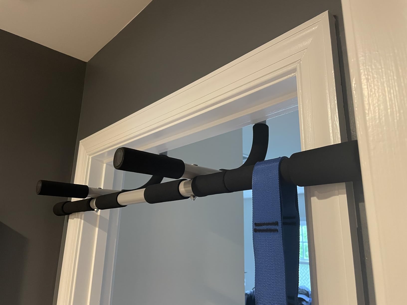 MOMODA Doorway Pull-Up Bar, Chin-Up Bar for Door Frame, Multi-Grip Upper Body Workout Bar customer photo 1