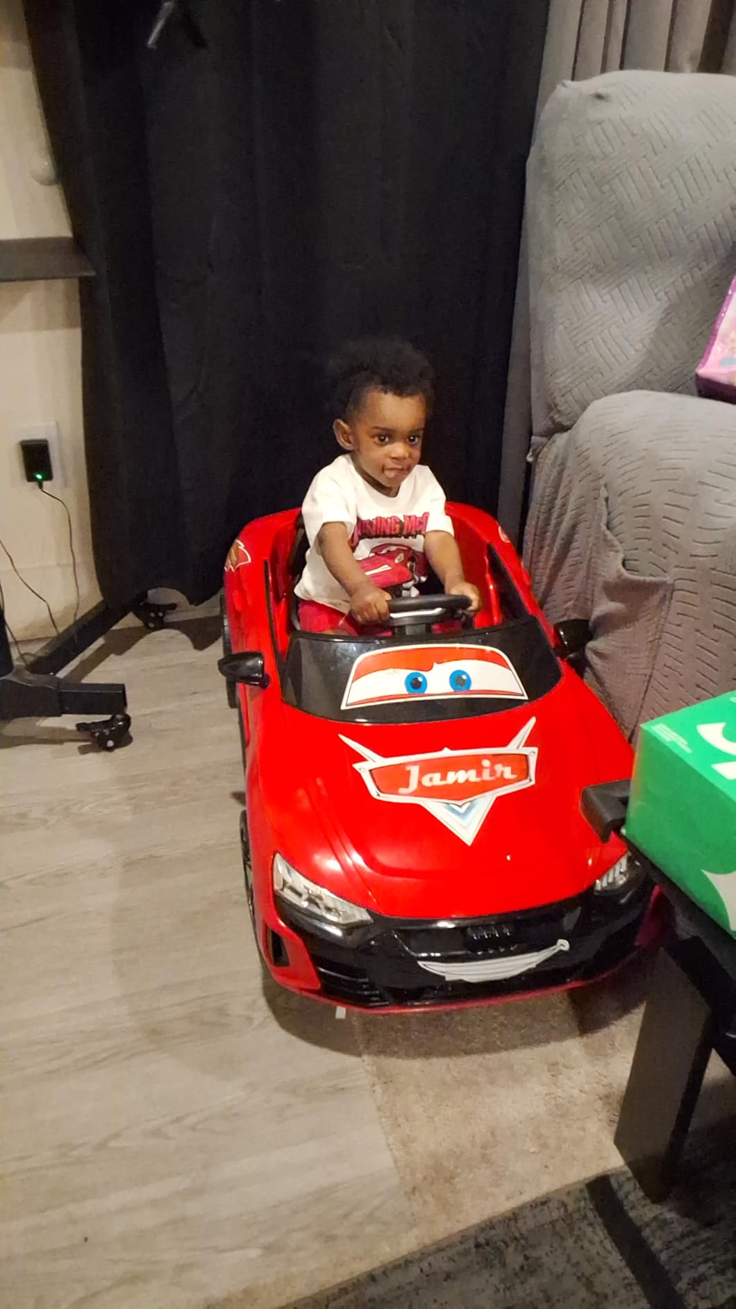 Aosom Licensed Audi RS e-tron GT 12V Ride On Car Truck for Kids, Electric Car Ride On Vehicle w/Parent Remote Control, Music, Lights, for Toddlers, Black customer photo 2