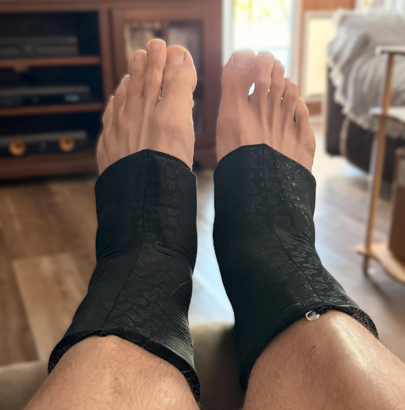 TheraICE Ankle Ice Pack Wrap for Swelling & Sprained Ankle Brace for Women Men, Cold Therapy Foot Heel Spur Support Compression Socks, Plantar Fasciitis & Achilles Tendonitis Sore Feet Pain Relief customer photo 1