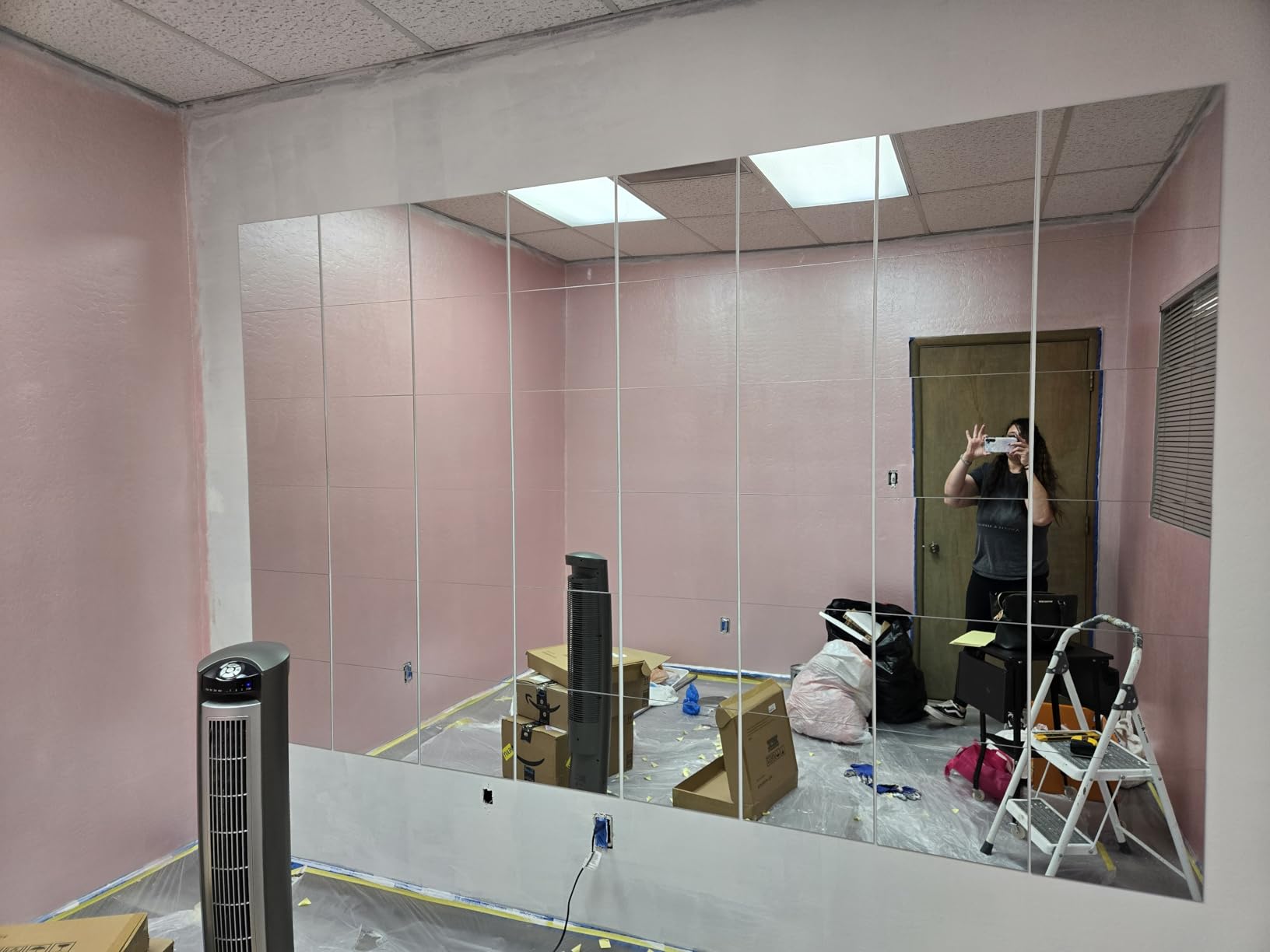 Ruomeng Home Gym Mirrors 12 Inch x 12Pcs Wall Mounted Mirror Glass Frameless Full Length Mirror Tiles for Home Gym, Bedroom, Door & Bathroom customer photo 1