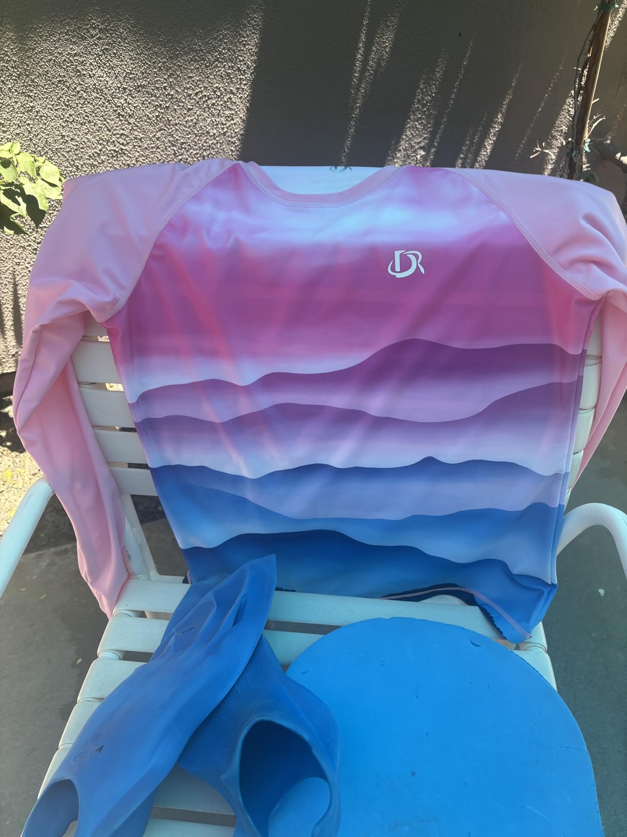 Deerose Womens Gradient Rash Guard UPF 50+ Swim Shirts Surfing Top with Thumb Hole customer photo 2