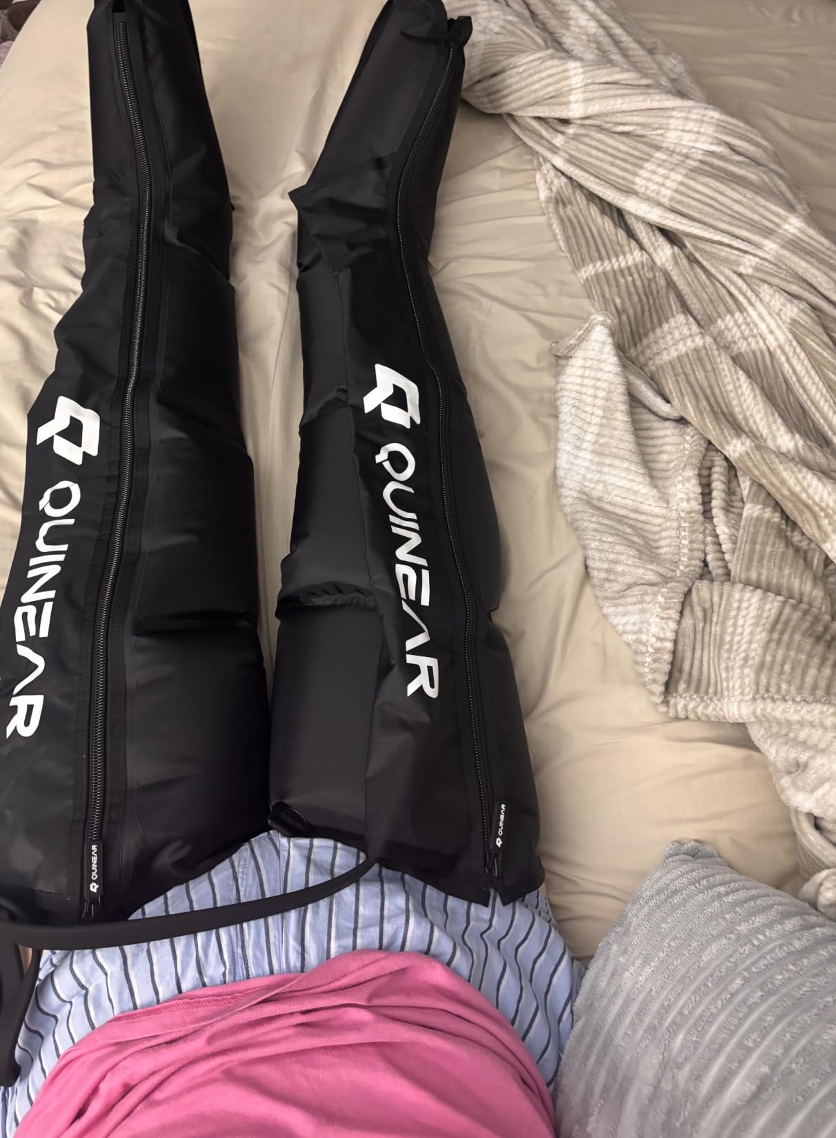 QUINEAR Air Compression Recovery System, Professional Sequential Device for Massage Therapy, Foot and Leg Recovery Boots to Improve Circulation for Athletes, FSA-HSA Eligible (Large) customer photo 2