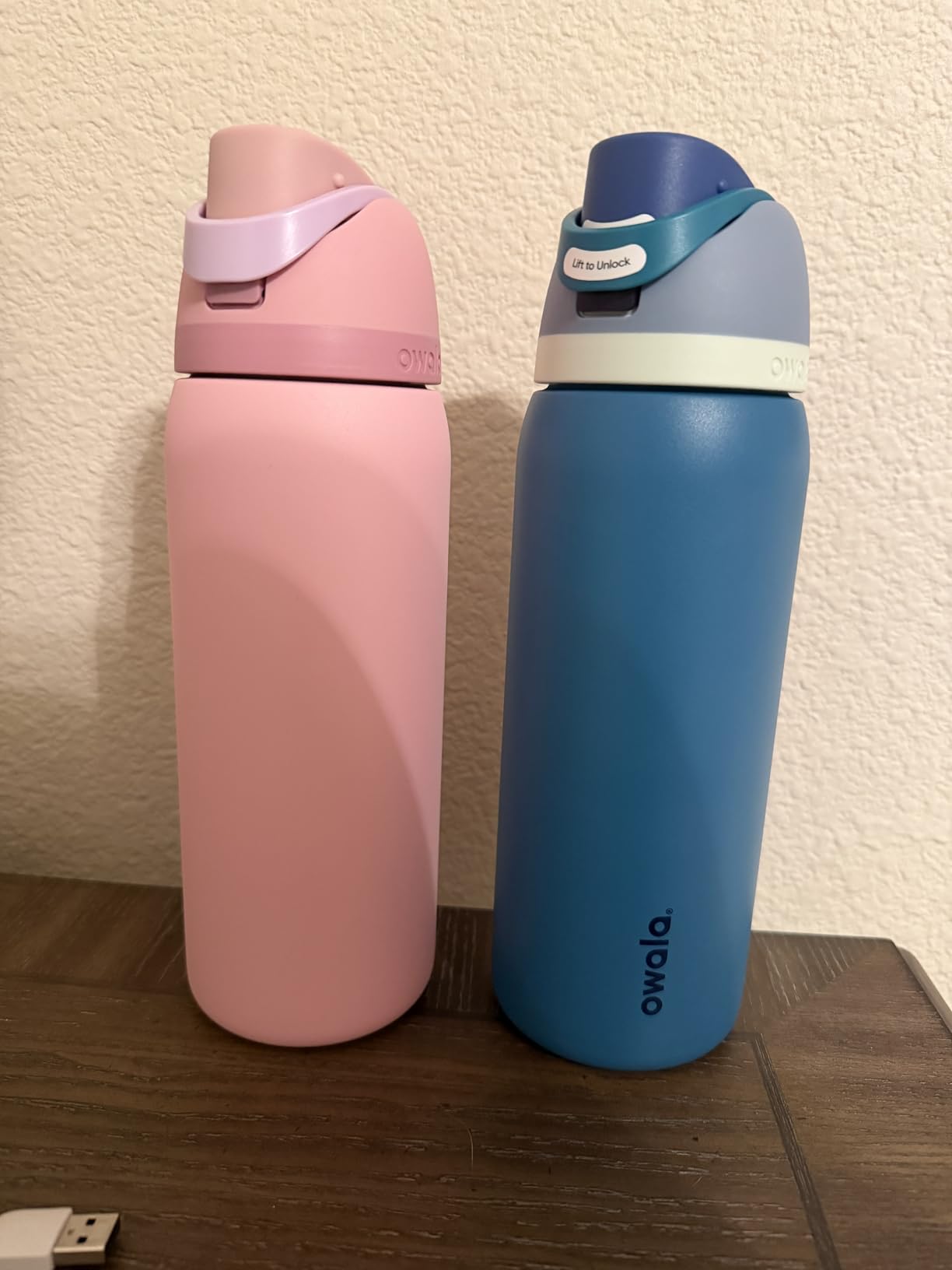 Owala FreeSip Insulated Stainless Steel Water Bottle with Straw, BPA-Free Sports Water Bottle, Great for Travel, 32 Oz, Denim customer photo 1