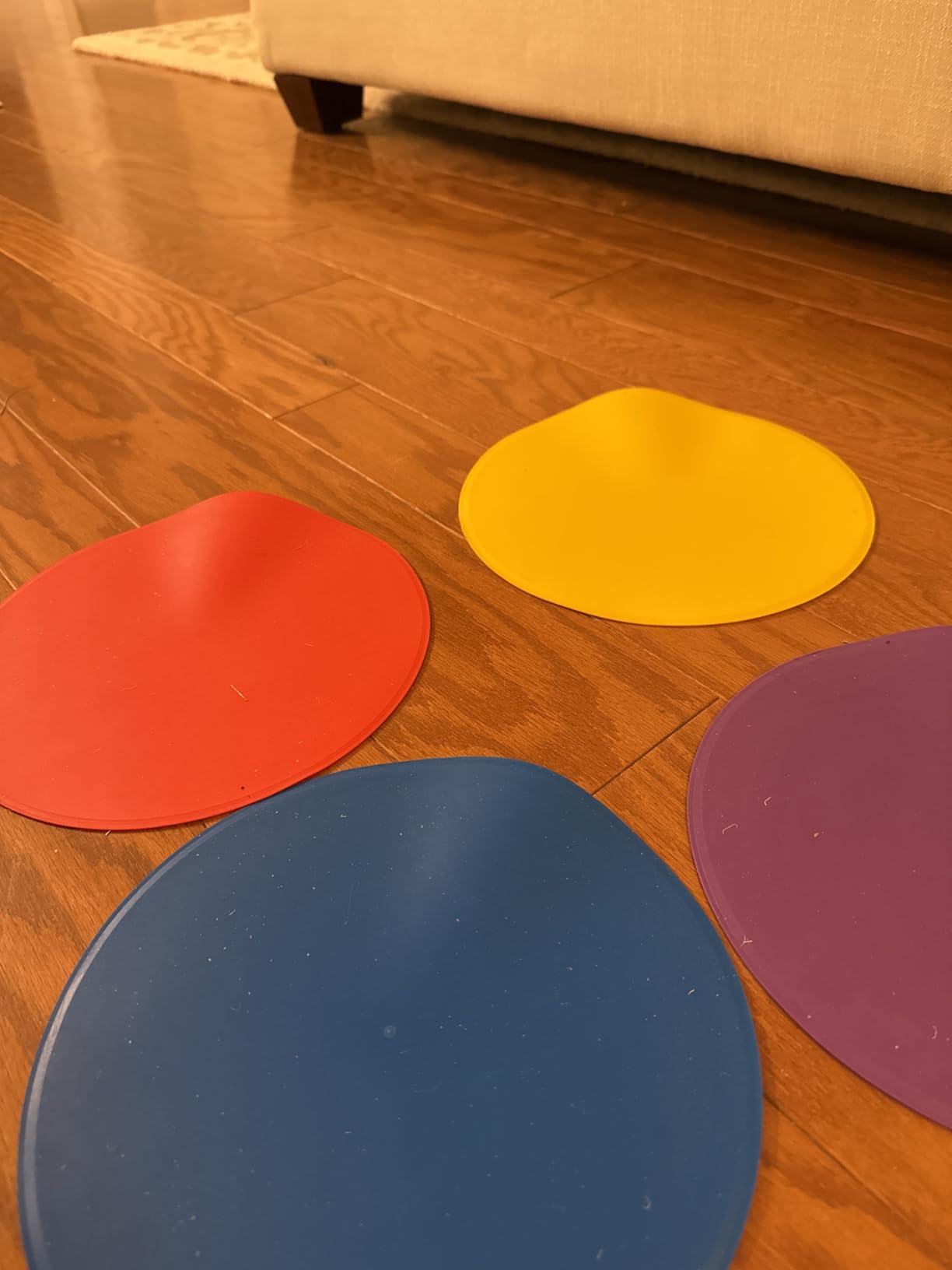 9 inch Spot Markers Flat Field Cones, Non Slip Rubber Agility Markers Flat Field Cones for Soccer Basketball Sports Speed Agility Training (6 pcs) customer photo 1