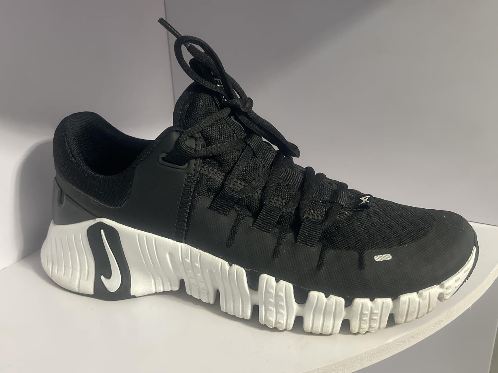 Nike Mens Nike Free Metcon 5 Sneaker customer photo 2