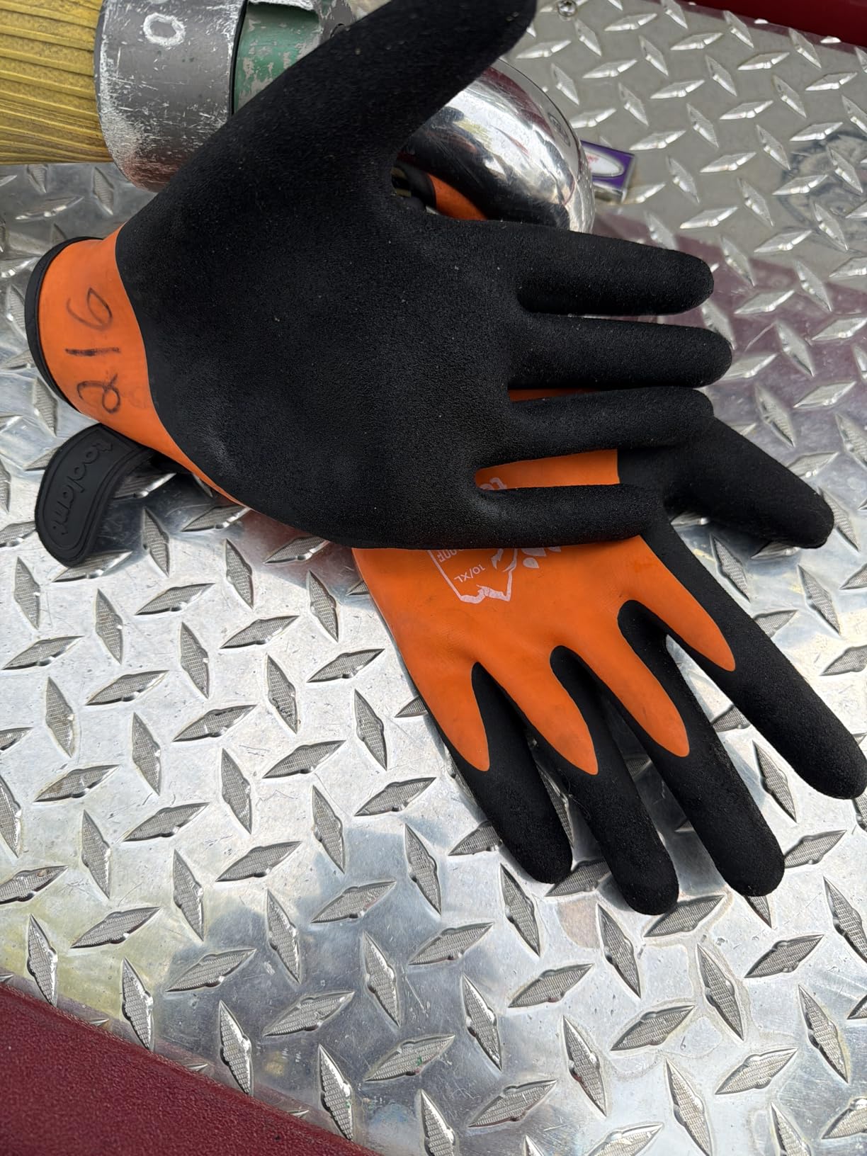 toolant 100% Waterproof Gloves for Men and Women, Winter Work Gloves for Cold Weather, Touchsreen, Thermal Gloves for Freezer Work, Fishing and Gardening, With Grip, Grey, X-Large customer photo 1