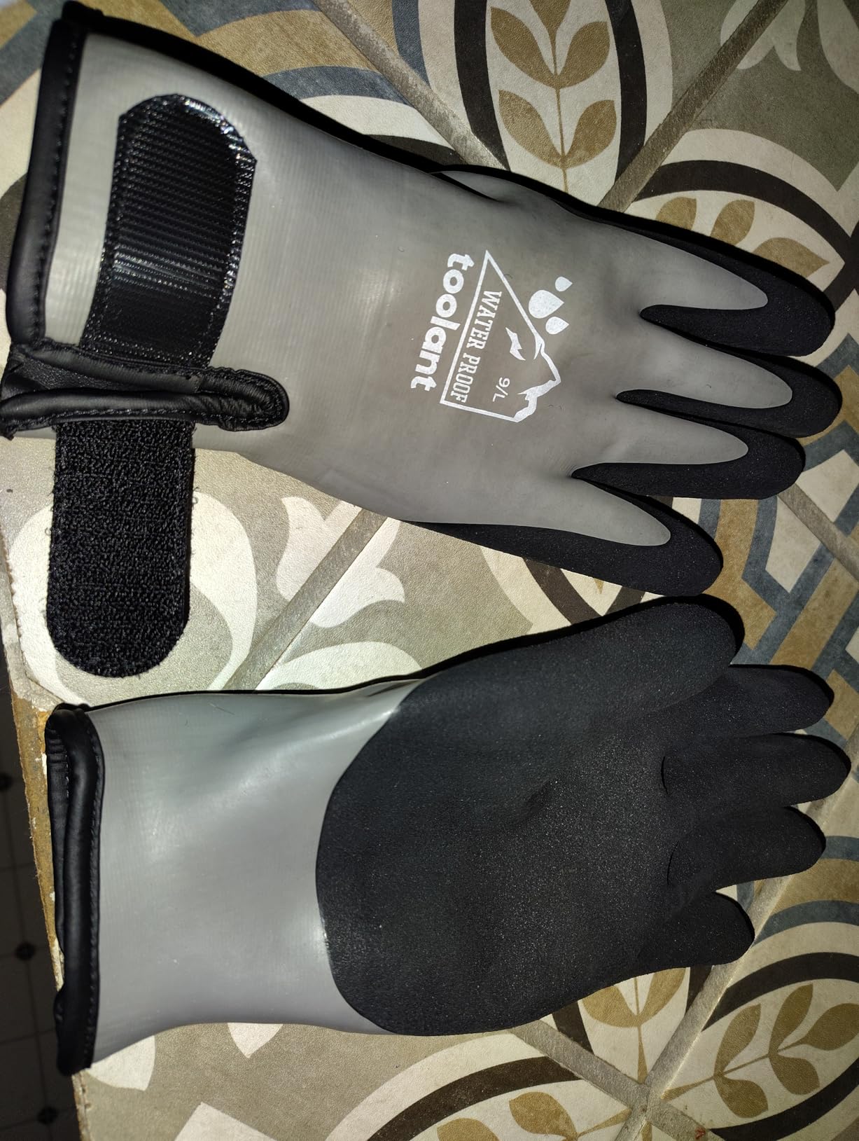 toolant 100% Waterproof Gloves for Men and Women, Winter Work Gloves for Cold Weather, Touchsreen, Thermal Gloves for Freezer Work, Fishing and Gardening, With Grip, Grey, X-Large customer photo 2