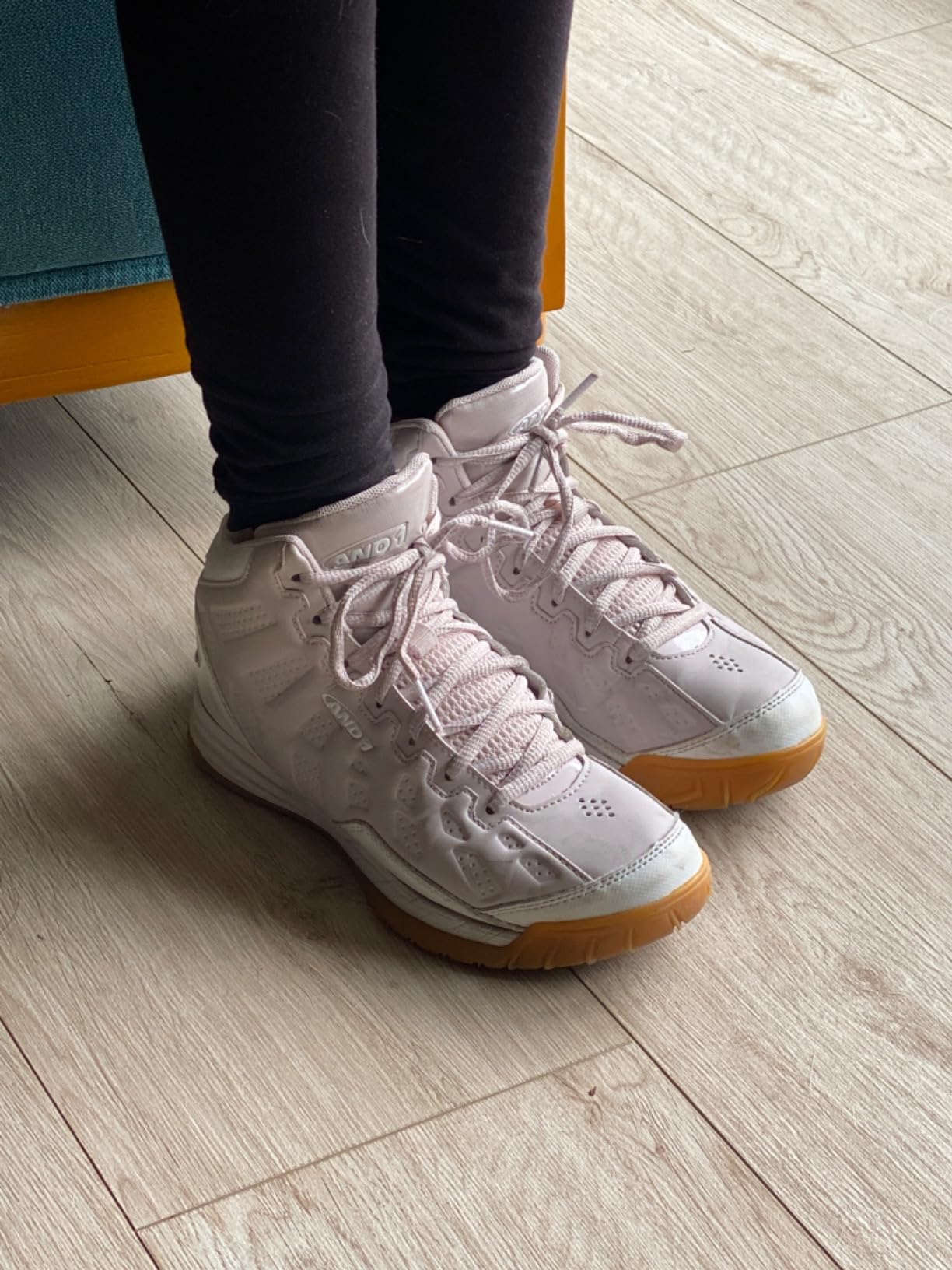 Showout Girls & Boys Basketball Shoes Kids High Top Sneakers Youth Size 1-7 customer photo 1