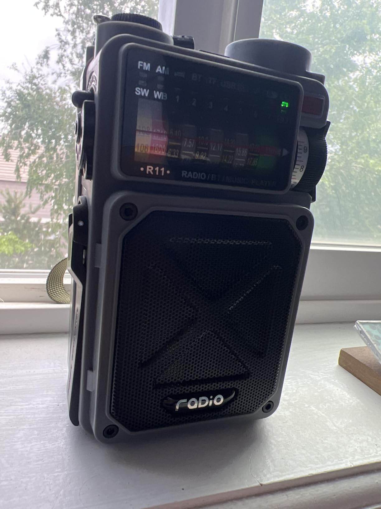 Emgykit R11 Emergency Radio Hand Crank Solar - 4000mAh NOAA/AM/FM Shortwave Radio with Bluetooth Receiver/USB/TF Playback, Thermal Blanket, Compass, Flashlight, SOS, for Camping & Emergencies - Green customer photo 1