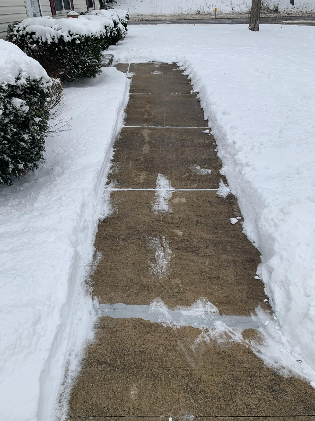 SKIL PWR CORE 40 Brushless 40V 20 in. Single Stage Snow Blower Kit, 30'ft Throwing Distance, Includes 6.0Ah Battery and Charger - SB2001C-10 customer photo 2
