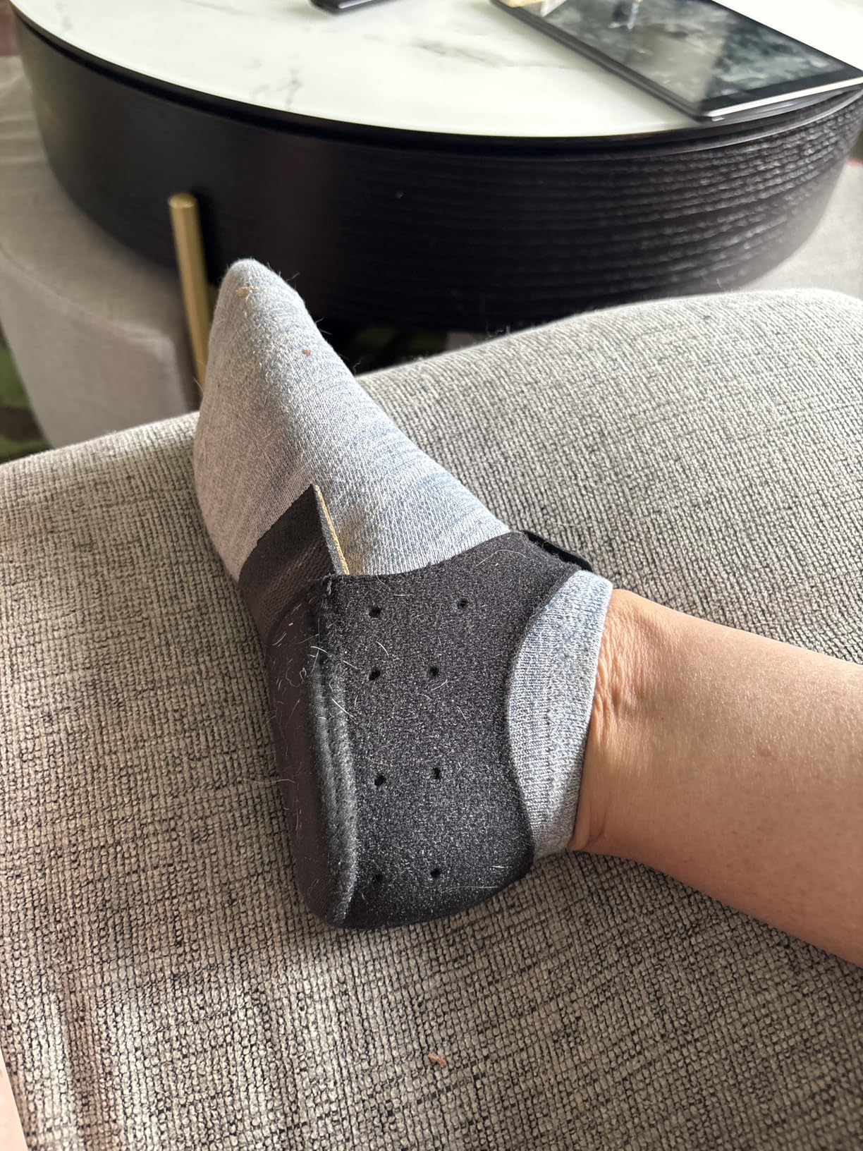 Welnove Gel Heel Protector Cups, Inserts Pads for Women Men, Plantar Fasciitis, Heels Spur Pain Relief, Achilles Tendonitis Dry Cracked Heel Support Cushion Black (W 4.5-9 / M 5-8) customer photo 2