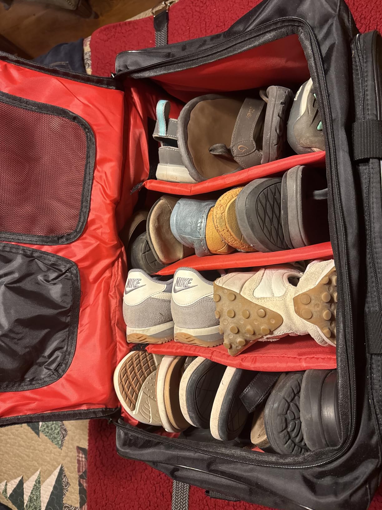 Shoe Bags for Travel Sneaker Travel Bag Shoes Duffel Bags Waterproof Gym Sports Luggage Sneakerhead Bag for Men with 3 Adjustable Dividers fit 4 Pairs Heavy Duty Travel Accessories (red) customer photo 2