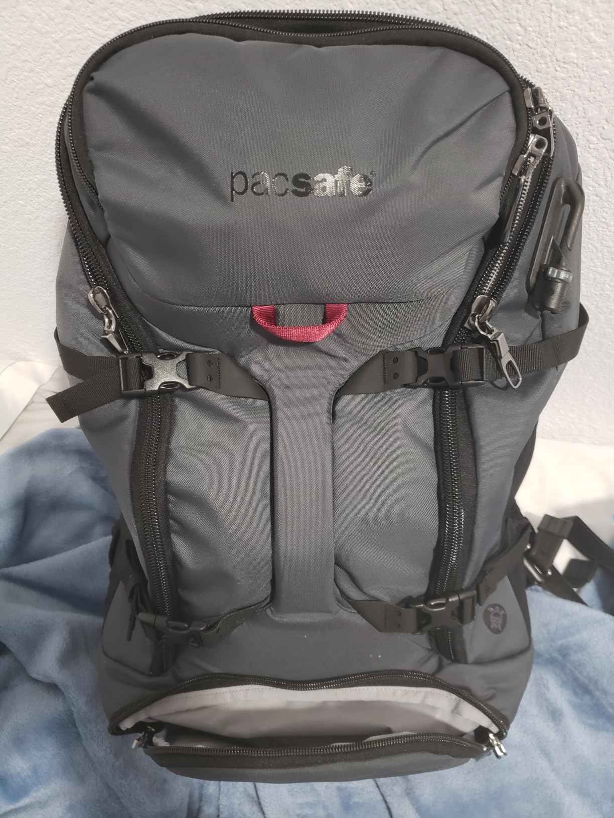 Pacsafe Venturesafe EXP35 Anti Theft Travel Backpack customer photo 1