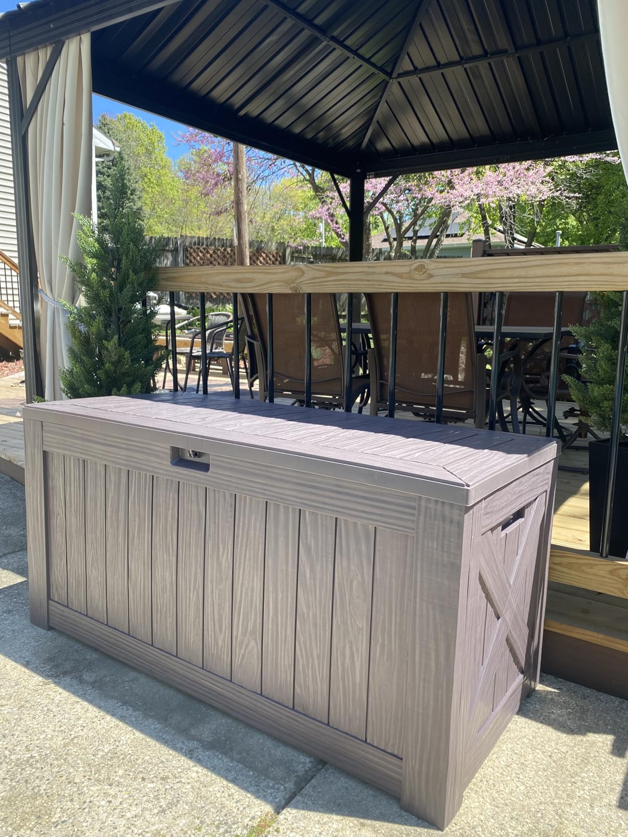 Devoko 100 Gallon Deck Box, Waterproof Resin Outdoor Storage Box with Cushion for Outside and Patio, Large Outdoor Storage Bench Cabinet Lockable for Patio Furniture and Garden Tools (Deep Brown) customer photo 1