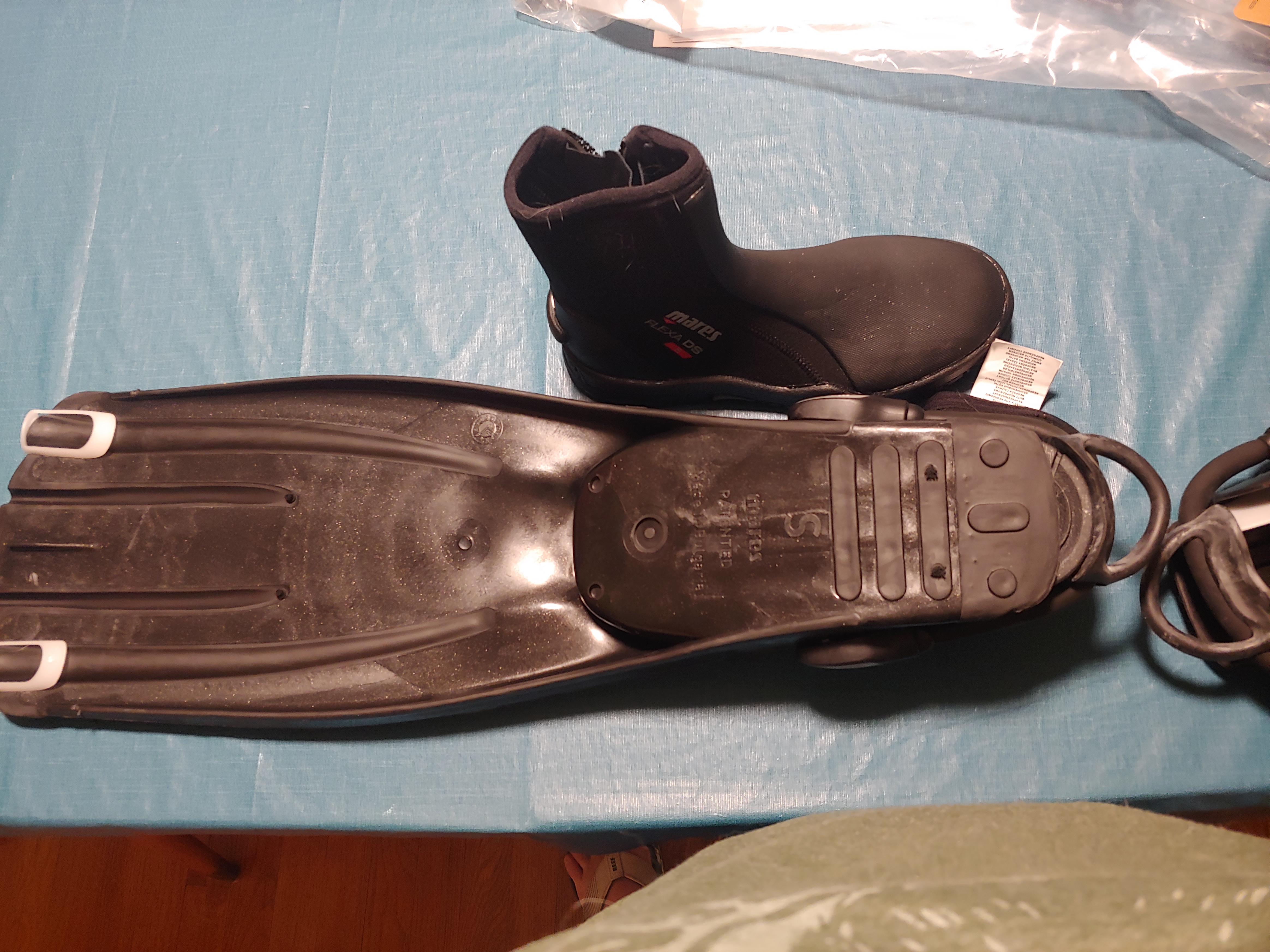 Mares Unisex Adults Avanti Quattro + Diving Fins - Open-Heel Scuba Fins with Four-Channel Design & Bungee Strap customer photo 2