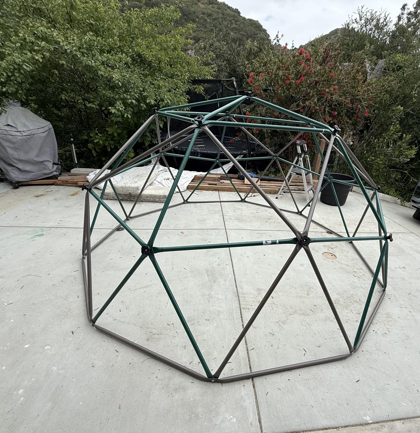 Hapfan 10 ft Climbing Dome Swing Set with Saucer Swing, Jungle Gym for Kids Outdoor Backyard, Supports 800lbs, Easy Assembly, Rust-Resistant Outdoor Playset for Ages 3-8 8-12 customer photo 1