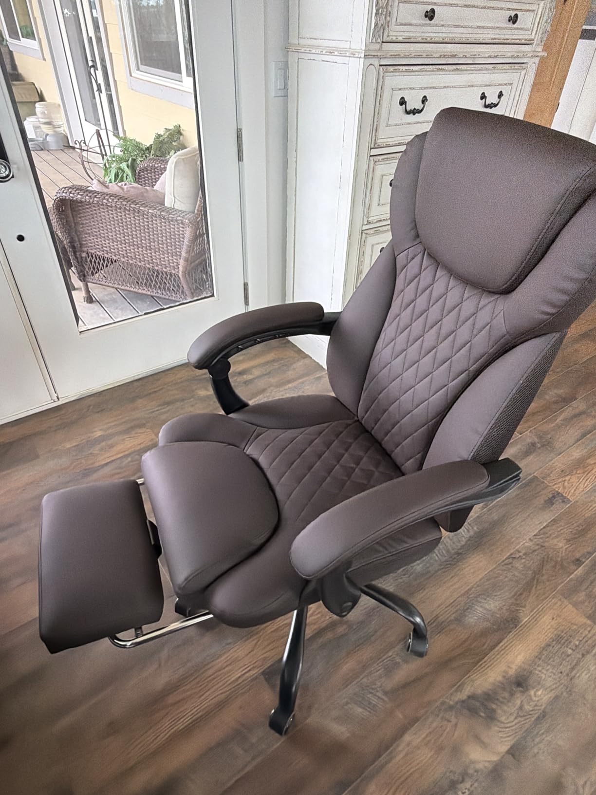 amseatec Big and Tall Office Chair with Footrest, Ergonomic Leather High Back Computer Chair Infinite Lock Reclining 90-135, 20 Spring Packs, 300lbs Executive Desk Chair for Home Office (Black) customer photo 2