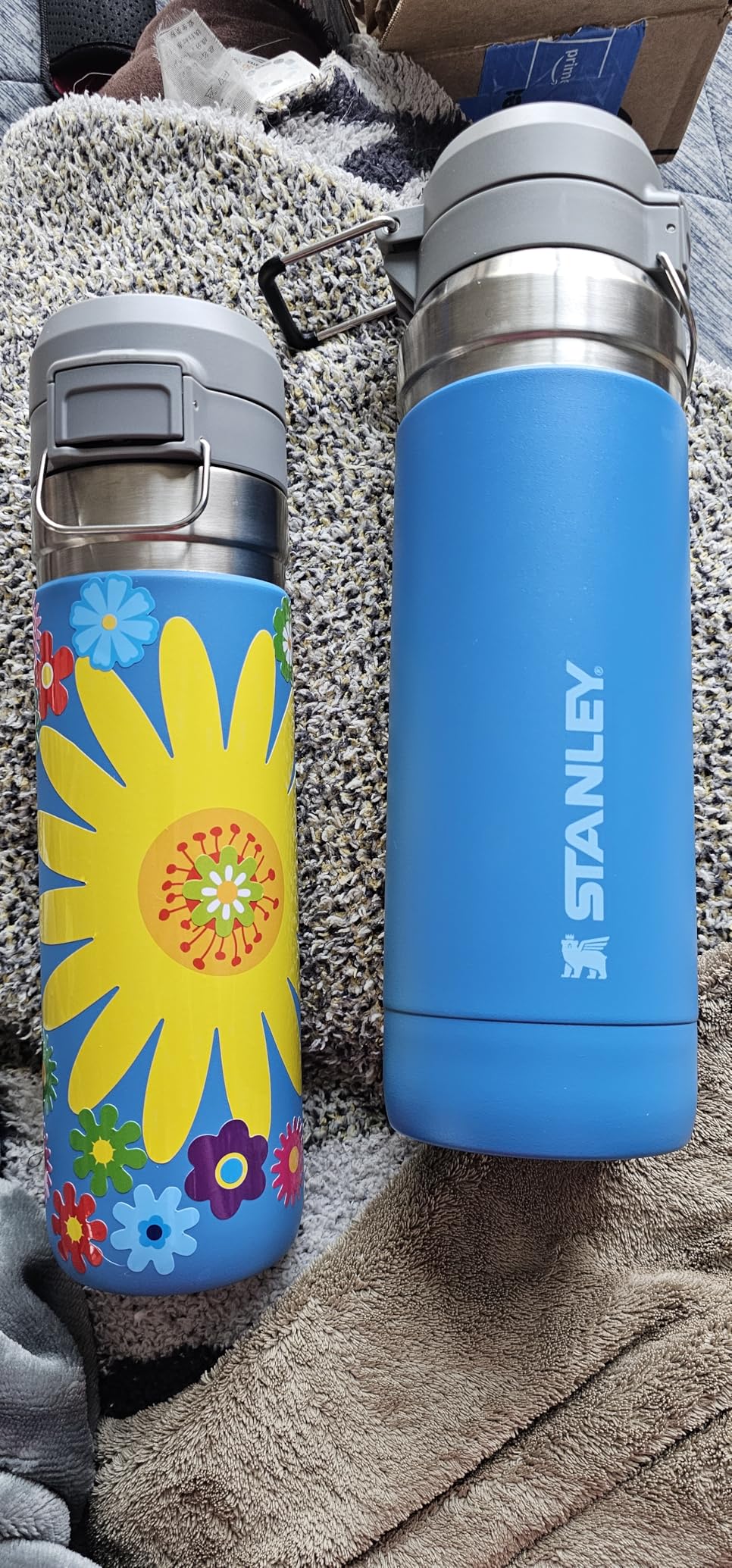 Stanley Quick Flip GO Water Bottle 24 oz | Push Button Lid | Leakproof and Packable for Travel and Sports | Insulated Stainless Steel | BPA-Free | Black 2.0 customer photo 2