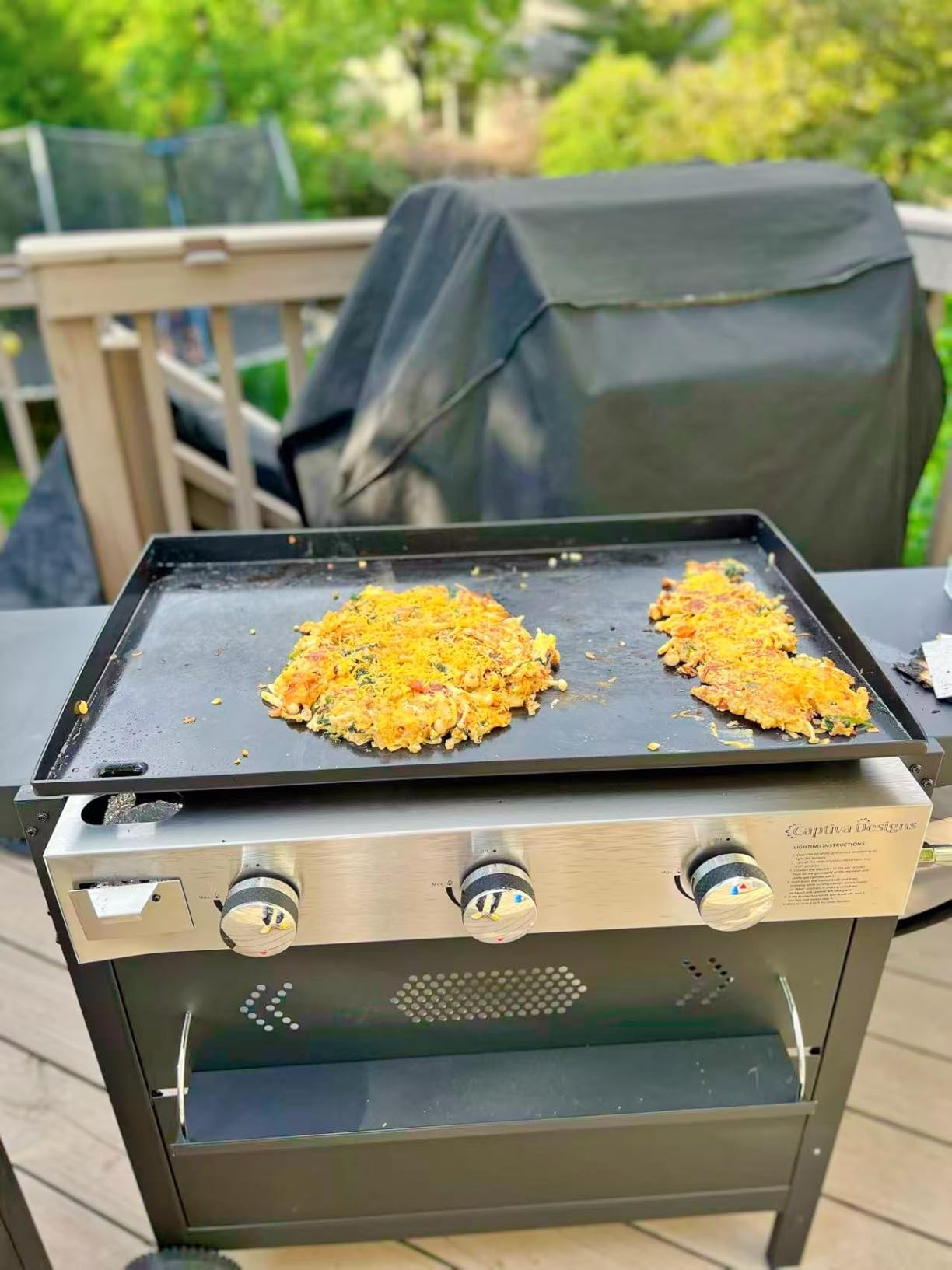 Captiva Designs 27 in Flat Top Griddle Grill with Ceramic Coated Cast Iron Pan, 3-Burner Propane Gas Griddle Grill, 33,000 BTU Output customer photo 1