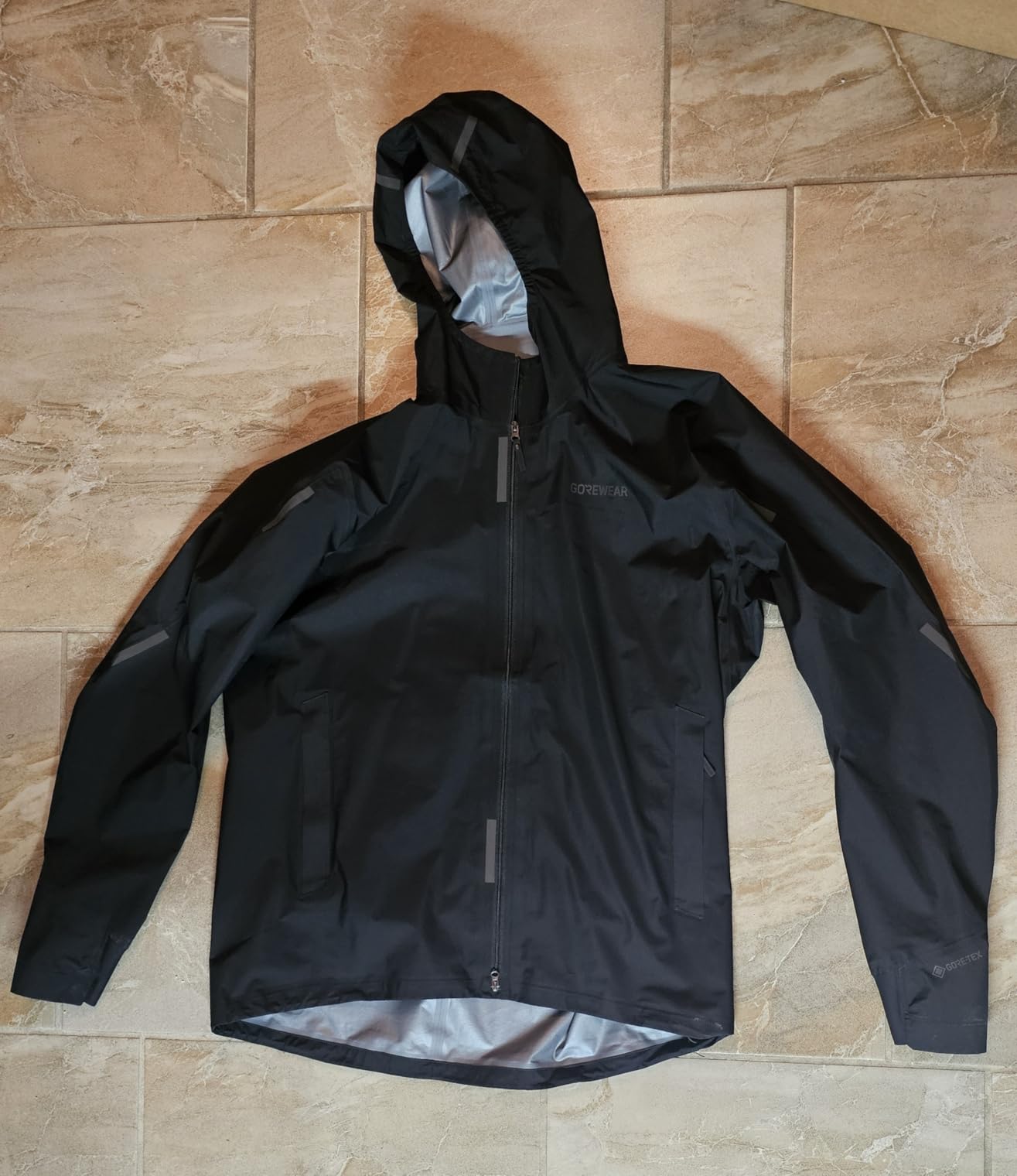Salomon Men's CONCURVE GTX Running Jacket - Gore-Tex customer photo 2