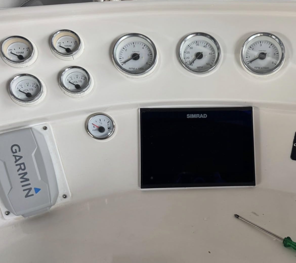Simrad GO9 XSE Chartplotter and Fish Finder, with Transducer and Radar Options, Preloaded C-MAP Discover Chart Card customer photo 2