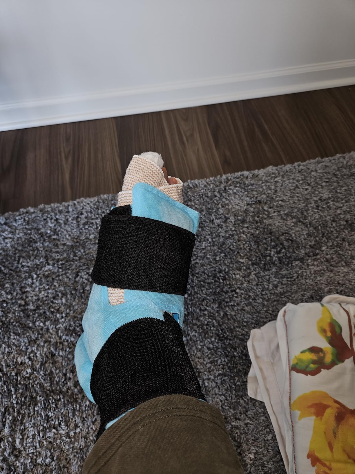 Comfytemp Ankle Foot Ice Pack Wrap for Plantar Fasciitis Relief, Ankles Brace for Sprain, Heel Spur, Swelling, Achilles Tendonitis, Cold Bag for Injuries Reusable, Hot Cold Compress, 1 Pack (Blue) customer photo 2
