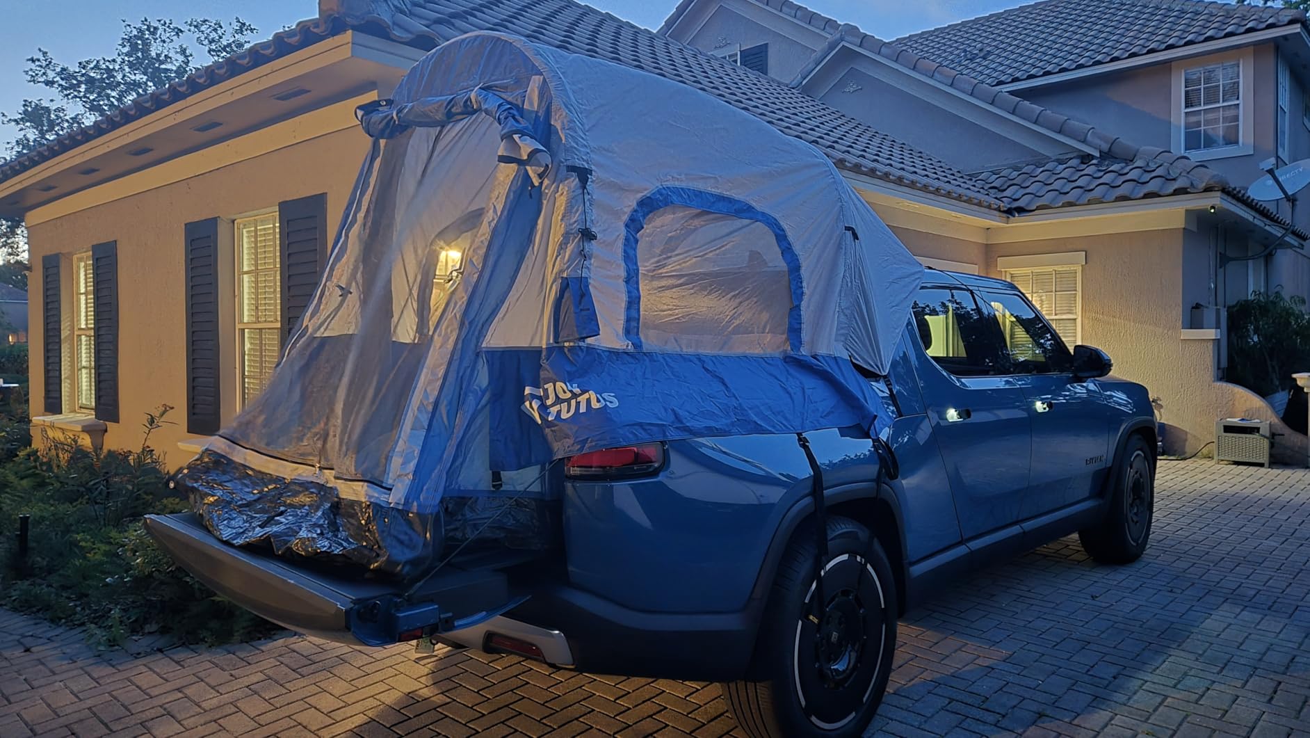 JOYTUTUS Inflatable Truck Bed Tent 5.5-6.5FT with Awning, Includes Air Pump for Quick 30S Setup, Dual-use Pickup or Camping Tent for 2 Person, Truck Tent with Waterproof Roof Shade and 3 Windows customer photo 1