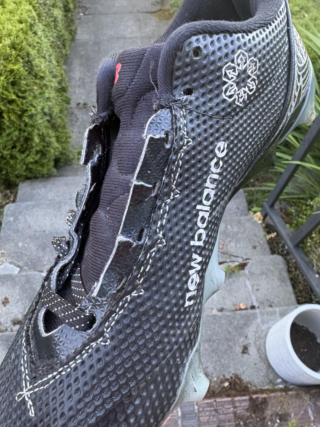 New Balance Men's Freezelx V5 Low Football Cleats customer photo 2