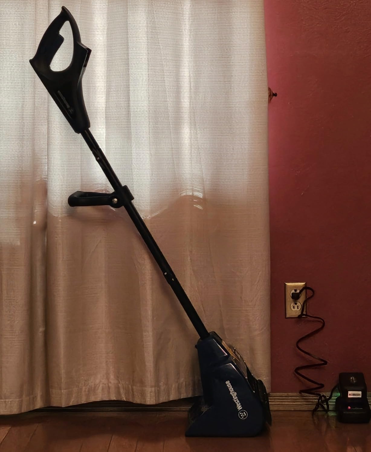 Westinghouse WSnow11S 24V Cordless Snow Shovel 11 Inch Kit, 24V 4Ah Battery, Fast Charger, Electric Snow Shovel with 20ft Throwing Distance, Plows 75lbs/min, Compatible with Snow Joe Batteries customer photo 1
