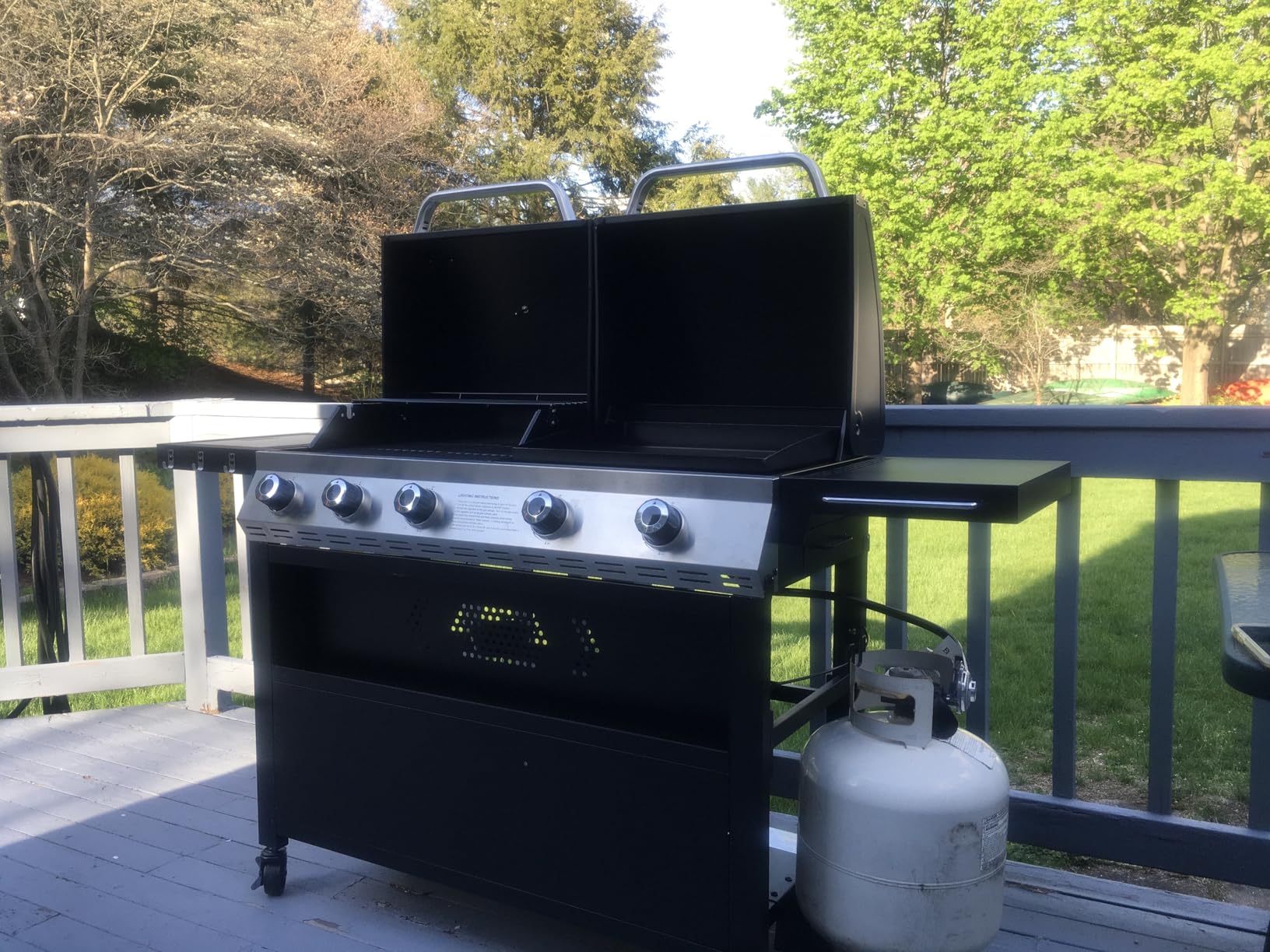 Sophia & William Propane Gas Grill and Griddle Combo with Porcelain-Enameled Cast Iron Grates, 696 SQ.IN. Cooking Area customer photo 1