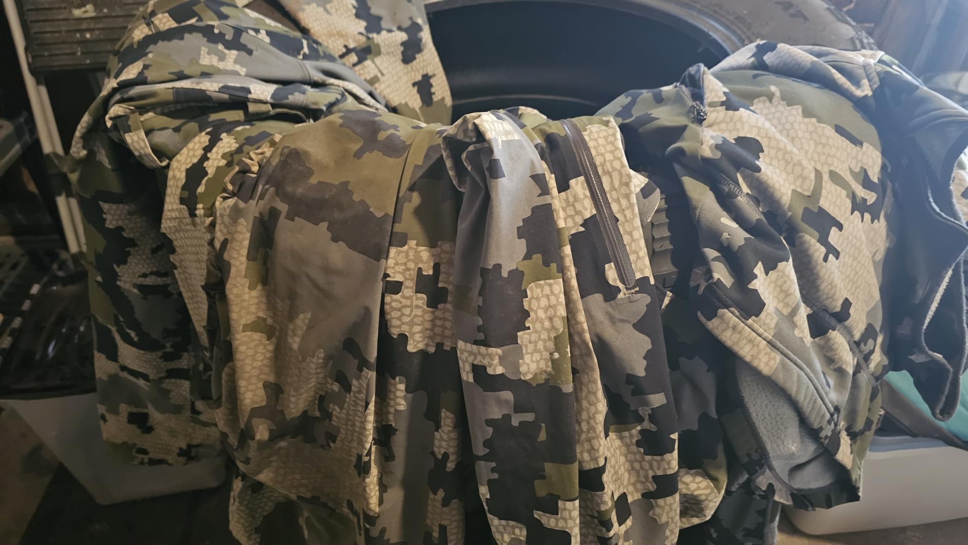 KUIU Guide PRO Hooded Jacket - Wind Resistant, Water Repellent, Soft-Shell Hunting Jacket customer photo 1