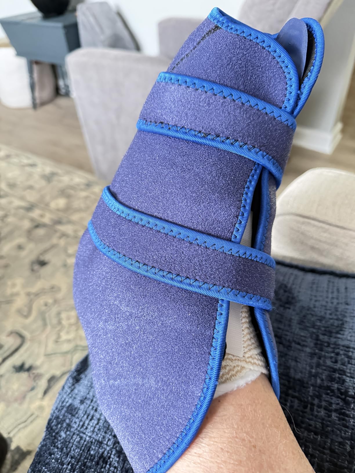 KingPavonini Ankle Foot Ice Pack Wrap for Sprained Ankle/Surgery Recovery, Reusable Gel Ice Packs for Feet Injuries, Plantar Fasciitis, Achilles Tendonitis, Hot/Cold Therapy, XL (1 Wrap+4 Gel Packs) customer photo 1