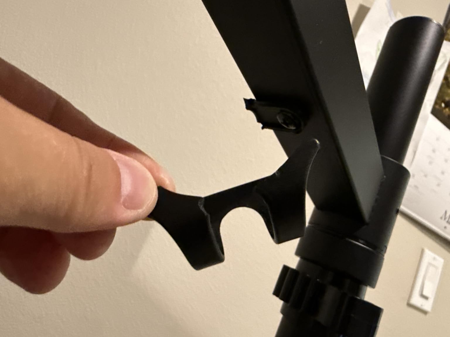 WALI Dual Monitor Stand for 13-32 inch Computer Screens, Dual Monitor Arms for 2 Monitors Holds up to 22 lbs, Height Adjustable Dual Monitors Mount, VESA 75x75/100x100mm (GSMP002N), Black customer photo 1