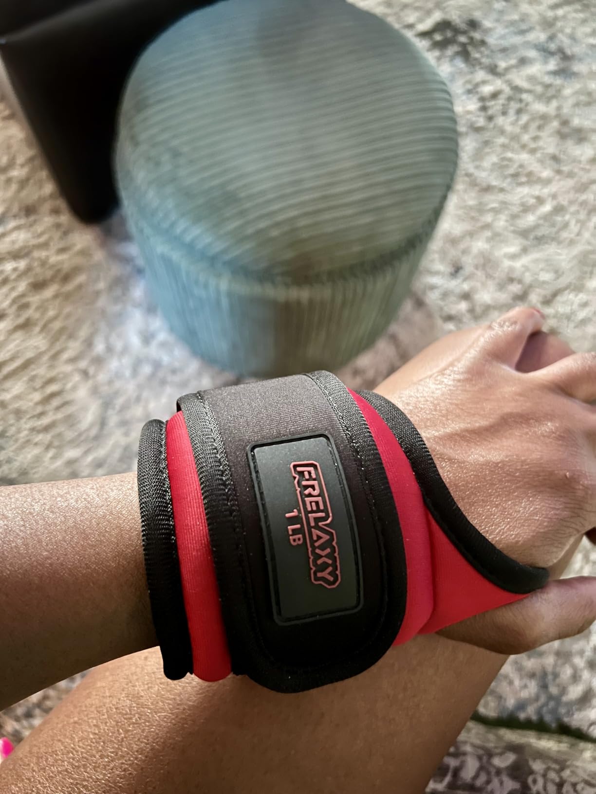 Frelaxy Wrist Weights with Thumb Loops Lock for Men Women 1lb*2 2lbs*2 3lbs*2 Ankle Weights Weighted Gloves for Running Strength Training Yoga Walking Exercises customer photo 1