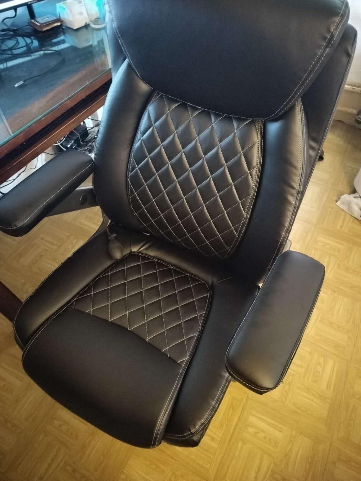 600LBS Large Heavy Duty Office Chair with 5D Flip Arms, Comfy Big and Tall Executive Office Desk Chair with Pocket Spring Cushion, High Back Computer Chair with Lumbar Support, Dual Rubber Wheel customer photo 1