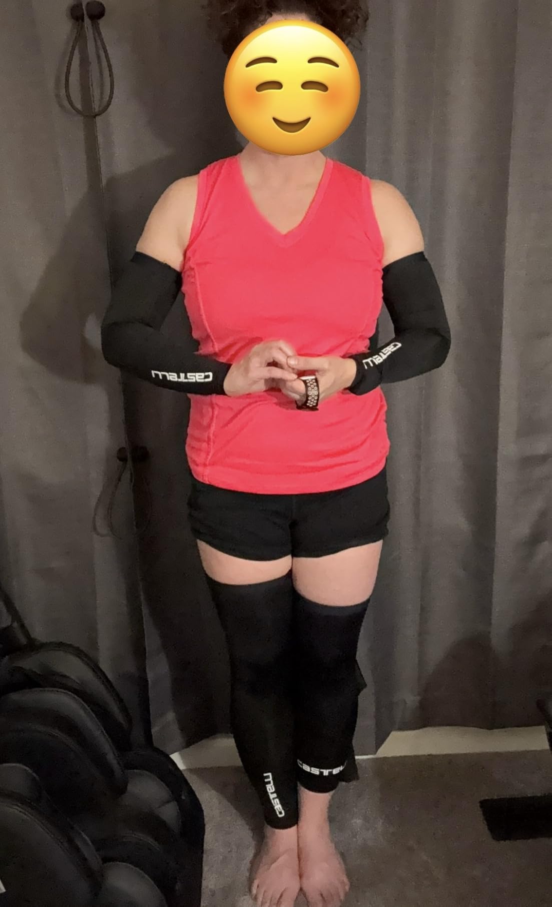 CASTELLI UPF 50 + Light Knee 2 Sleeves, UPF 50 Breathable Sleeve for Cycling, Road Biking & Gravel Riding, Men & Women customer photo 1