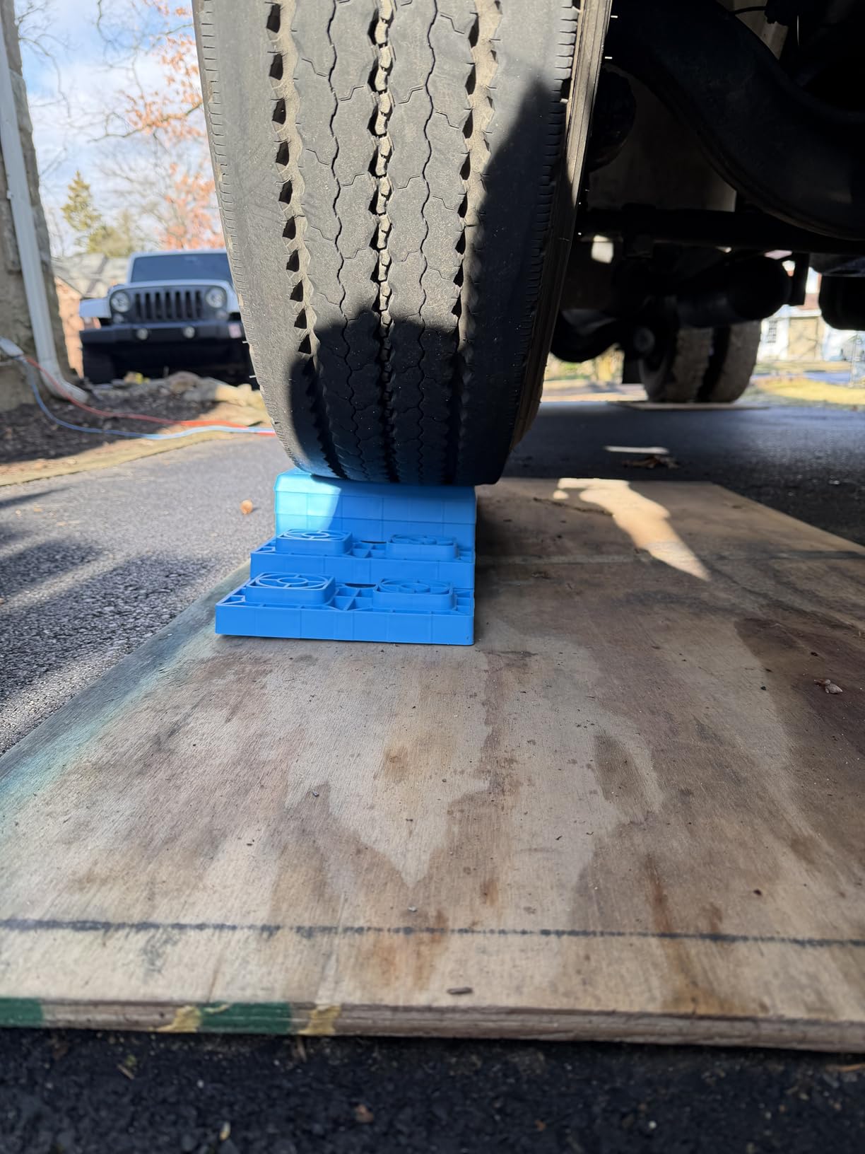 RVMATE 12 Pack RV Leveling Blocks, Heavy Duty Camper Leveling Blocks, Levelers for RVs, Reduce Trailer Movement, Trailer Leveling Blocks, RV Leveling System Great for Single and Dual Wheels customer photo 2