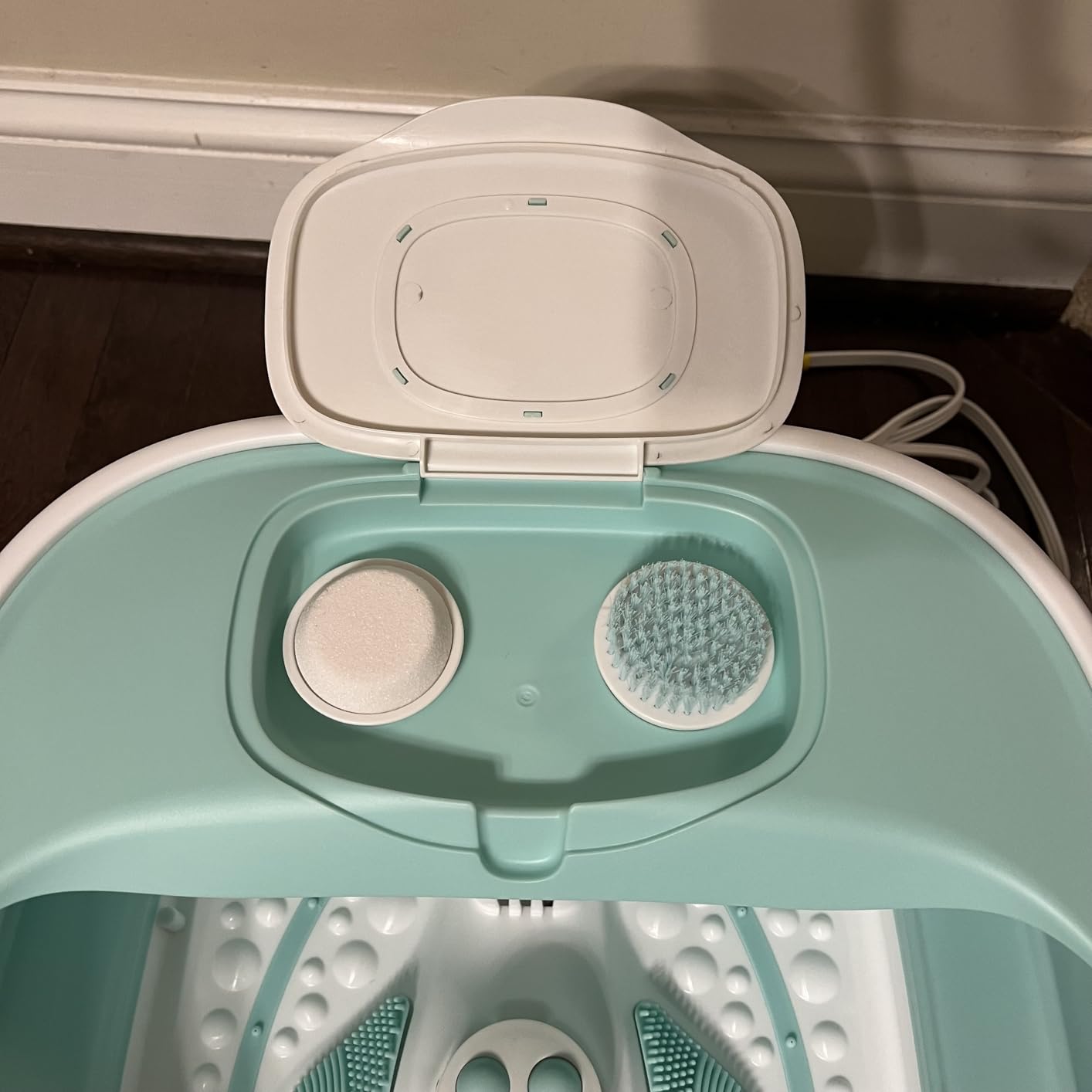 HoMedics Smart Space Elite Footbath with Heat Boost, Collapsible, Invigorating Bubble Massage, 3 Pedicure Attachments, Safe to Use Bath Salts, Patented Safety-Lock System, Ergonomic customer photo 2