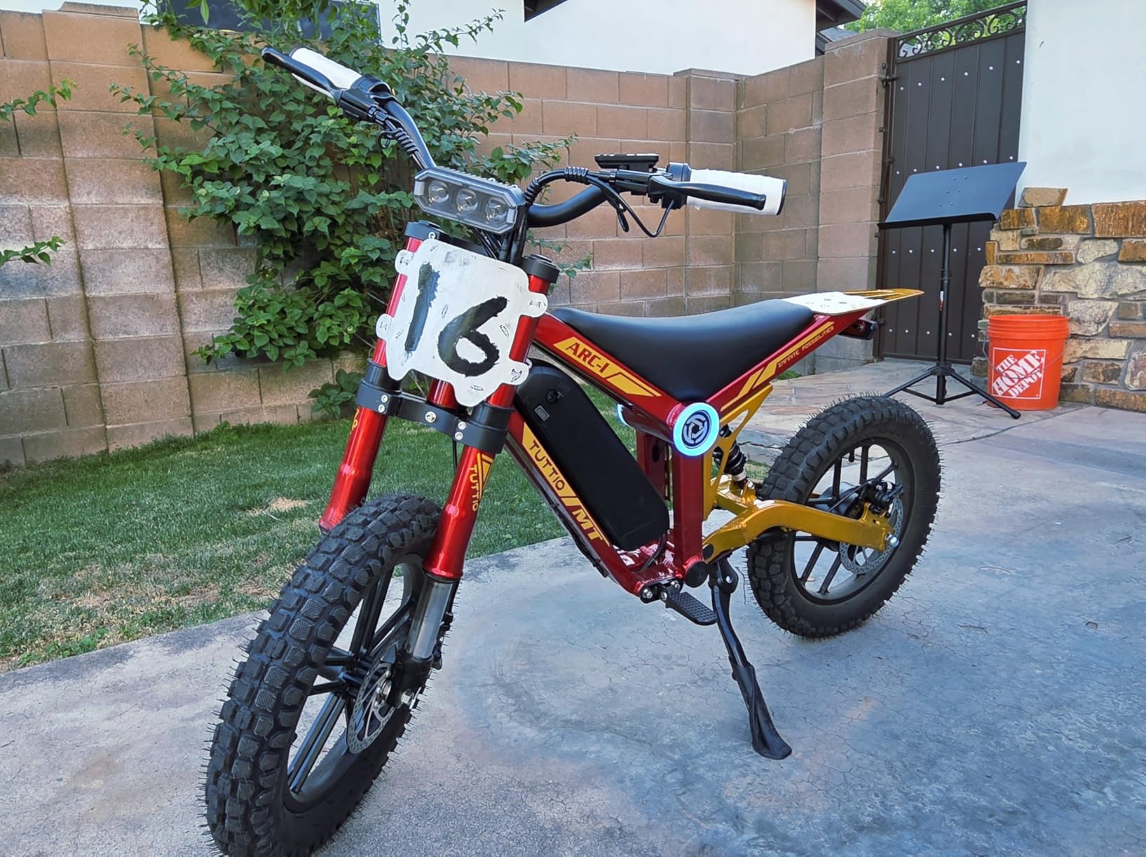 Tuttio ARC-I 36V Electric Dirt Bike for Kids 5-8, 750W Electric Motorcycle for Kids, 22MPH, Up to 25 Miles, 5-Speed Modes Mini Dirt Bike, 16