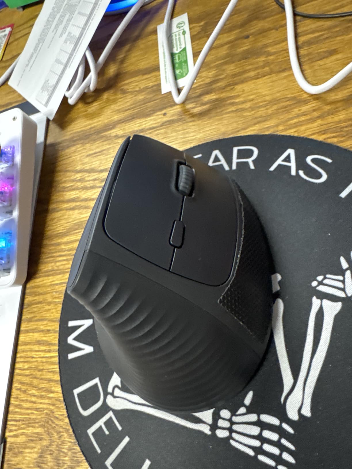 UGREEN Vertical Mouse, Wireless Bluetooth Ergonomic Mouse, Dual-Mode (BT 5.4 & USB 2.4G), Quiet Clicks, 4 Adjustable DPI (1000/1600/2000/4000), Compatible with Windows/Mac/Linux/Android/ChromeOS customer photo 1