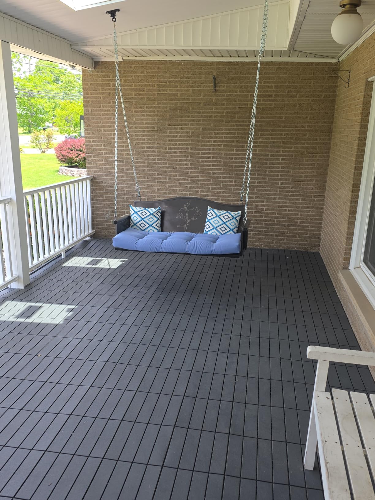 3-Seat Metal Porch Swing 900 LBS Heavy Duty Hanging Bench with Upgraded Tray & Cushions Rust-Resistant Finish Swing Chair with 8.9FT Chains for Patio Lawn Garden customer photo 1
